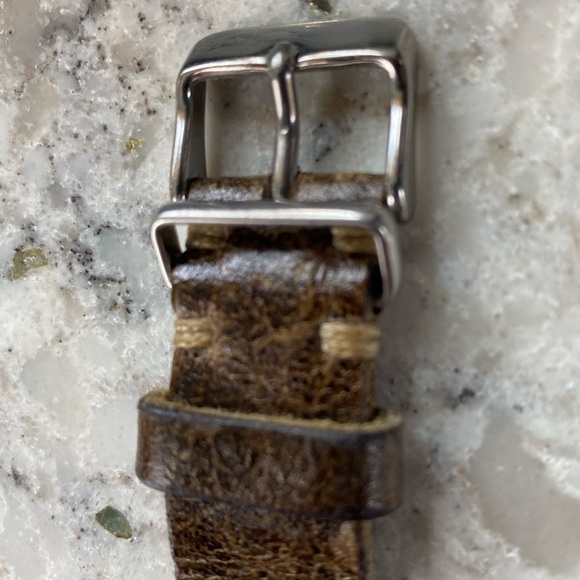 Daniel Wellinton Watch w/ Leather Band - Picture 4 of 5